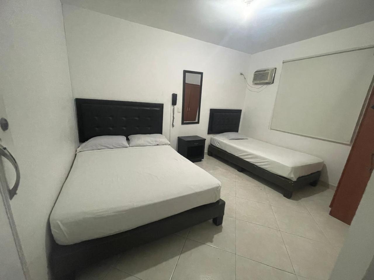 Hotel Villa Real Medellín Extérieur photo