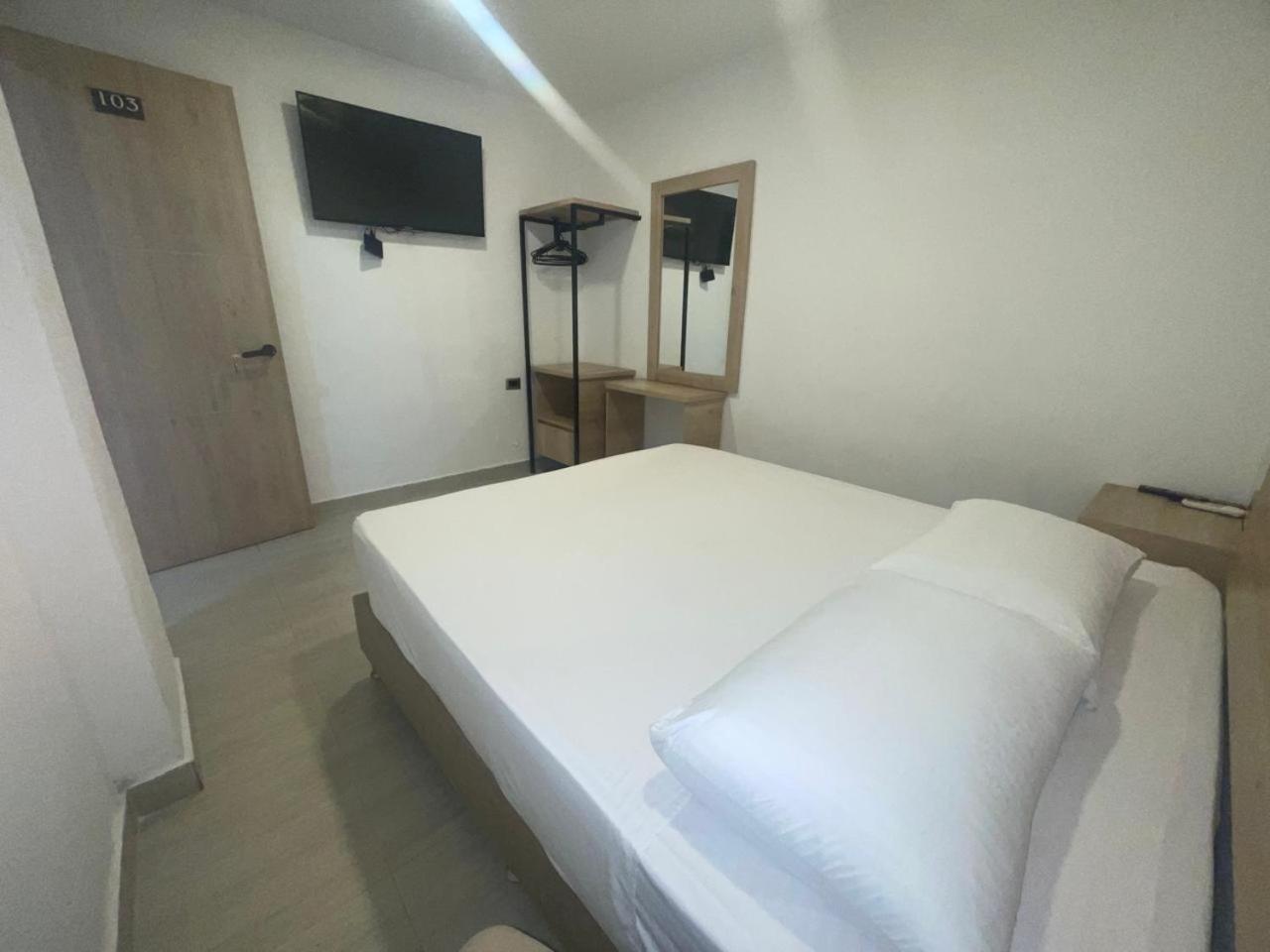 Hotel Villa Real Medellín Extérieur photo